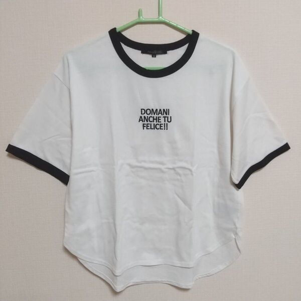 ロゴ刺繍 Tシャツ