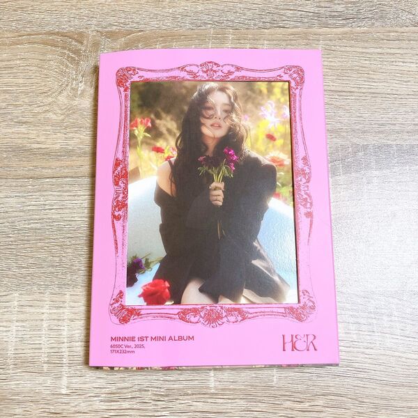 (G)I-DLE ミンニ ソロアルバム HER gidle アイドゥル CD ブックレット トレカ PINK
