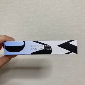 TWO SLASH FOUR GLAZE LIPCHANGER NU BLACK
