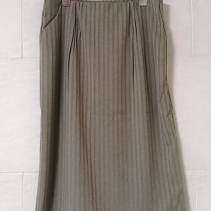 ★*。お勧め*新品未使用タグ付*定価6900yen+Tax*カーキ*ストライプスカート*。★
