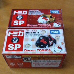 ドリームトミカハローキティ(ゴールド、ブラック)