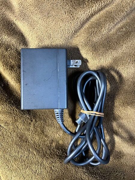 ニンテンドーSwitch 純正充電器