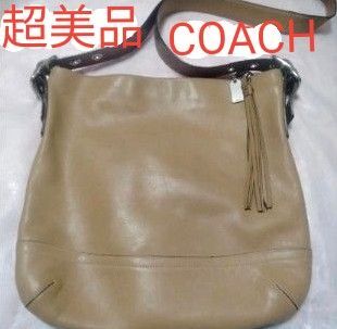 超美品 コーチ ショルダーバッグ カーフ ベージュ 斜め掛け レザー COACH