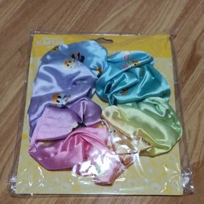 新規・評価10以下取引不可【新品・未開封・未使用】ディズニーシー イースター2019 うさピヨ他キャラアイコン柄 シュシュ