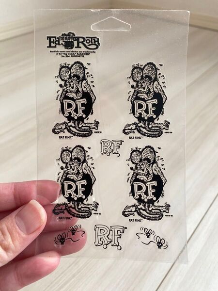 【早い者勝ち】ラットフィンク 黒&白シール キーホルダー