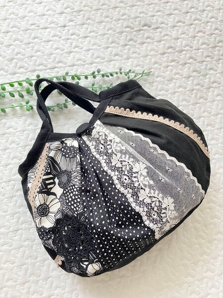 黒系北欧調パッチワーク風&ドイリー*ミニグラニーバッグDカン付*ハンドメイド*