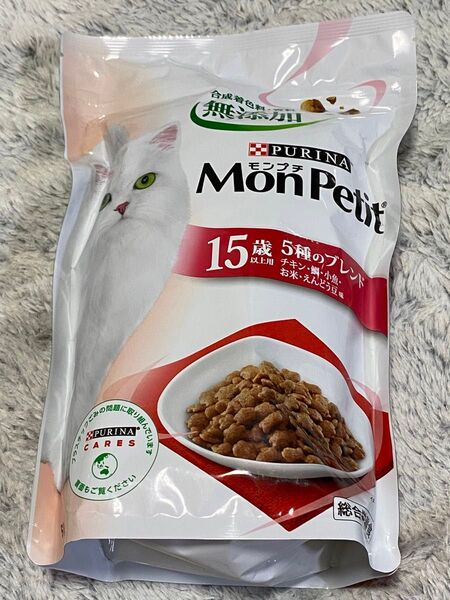 モンプチ バッグ ドライ 15歳以上用5種のブレンド(チキン・鯛・小魚・お米・えんどう豆味) 600g