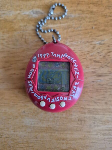 値下げ たまごっち BANDAI 1997年 赤
