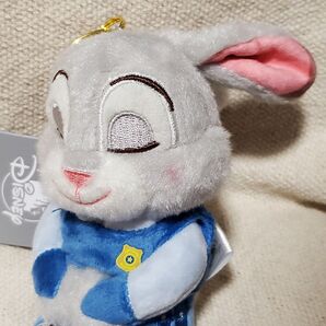 定価以下新品 ジュディ ぬいぐるみキーチェーン ズートピア ウトウト