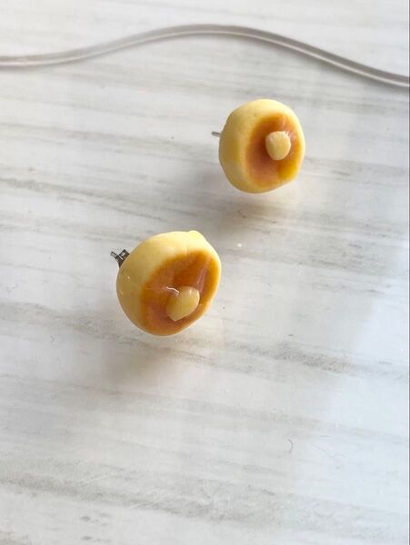 パンケーキ 樹脂粘土ピアス