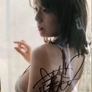 篠崎愛 サイン 生写真 プレイボーイ ①