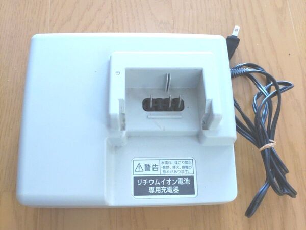 Panasonic リチウムイオン電池充電器 NKJ062