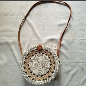 美品 かごバッグ ポシェット ショルダーバッグ ばり 輸入もの 丸型 ショルダーバッグ かごバッグ バッグ 籠