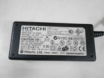 HITACHI　ACアダプター　16V-2.8A　2ピン特殊　送料350円～_画像2