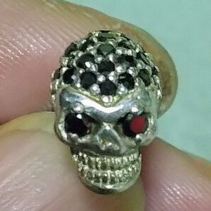 最終価格 スカルブラックジルコニアパヴェピアス シルバー925ピアス スカルピアス 検索ガボール