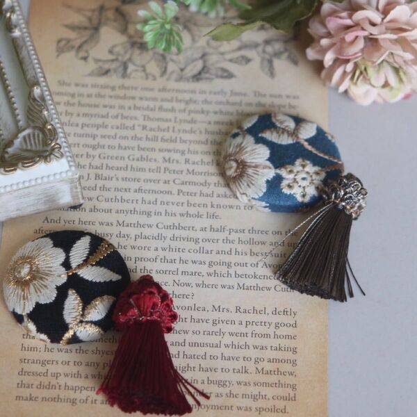 刺繍リボン ヘアゴム タッセル付き【刺繍No.2 アクセントタッセル】