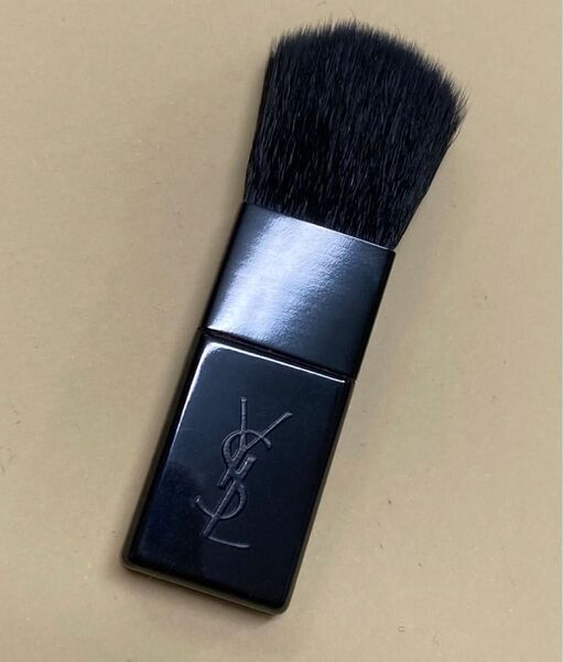 Yves Saint Laurent フェスブラシ ブラック イブサンローラン