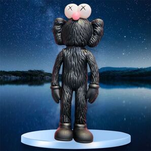 新品未使用 最終値下げ。カウズモチーフ ブラック フィギュア ブラック 匿名発送。送料無料