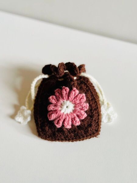 ぷっくりお花 巾着ポーチ 巾着袋 ポーチ かぎ針編み かぎ編み ハンドメイド レトロ y2k