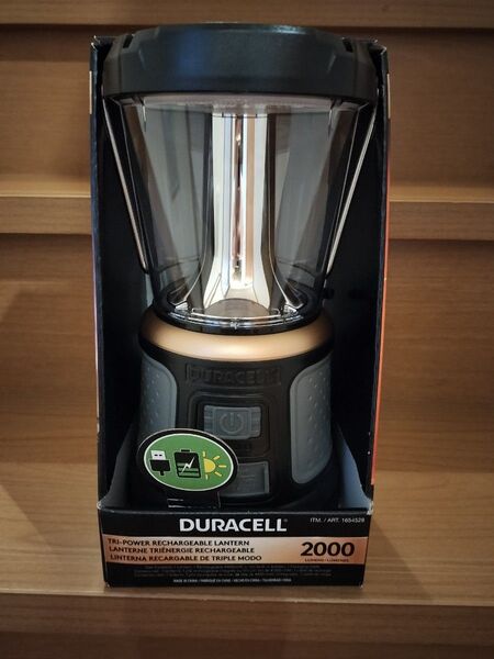 デュラセル 2000ルーメン LEDランタン バッテリー内蔵 乾電池対応 ソラー充電対応 の3way電源 ランタン