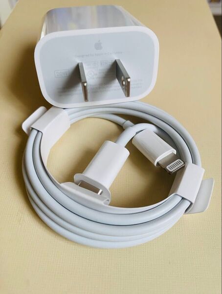 Apple純正iPhone/iPad電源アダプター20W USB-C to【ライトニングケーブル1M未使用】