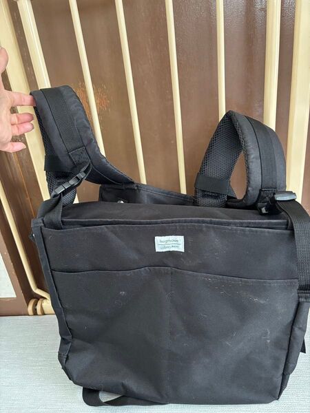 【美品】犬用 キャリーバッグ キャリーリュック ブラック hugmove