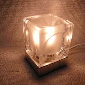 ☆テーブルライト(1個)。