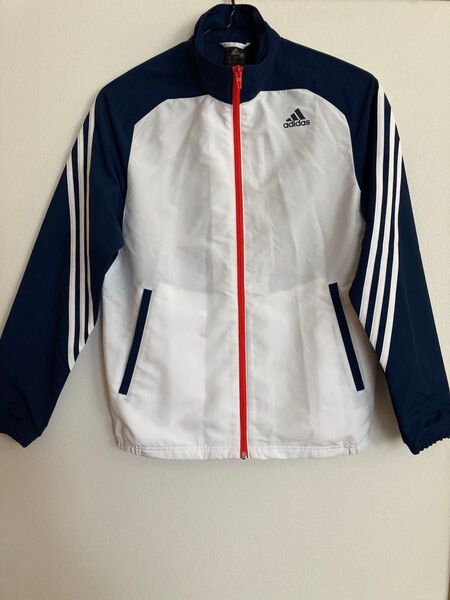 adidasのナイロンジャケット Sサイズ