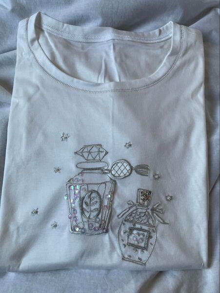 【新品 タグ付き】レリアン Tシャツ 大きい ゆったりサイズ 半袖 スパンコール 刺繍 ホワイト 白 サイズ15号+