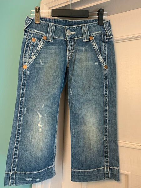 TRUE RELIGION ハーフデニム