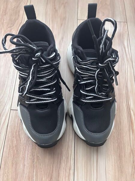 EMPORIO ARMANI 厚底スニーカー 22.5㎝