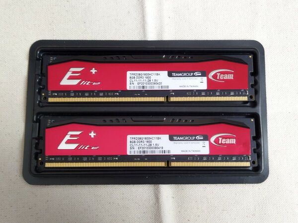 Team TPRD38G1600HC11BK 8GB DDR3 1600 2枚