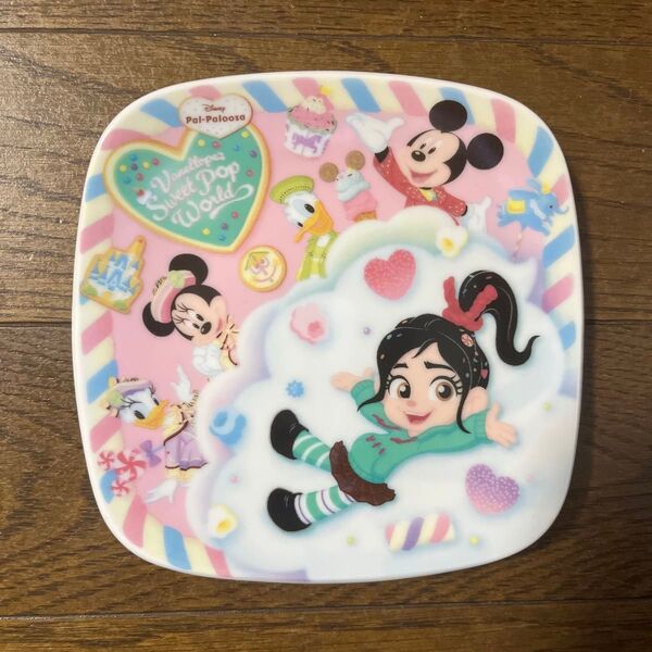 ディズニー 東京ディズニーランド パルパルーザ ヴァネロペ スーベニアプレート スーベニア プレート 限定 新品未使用