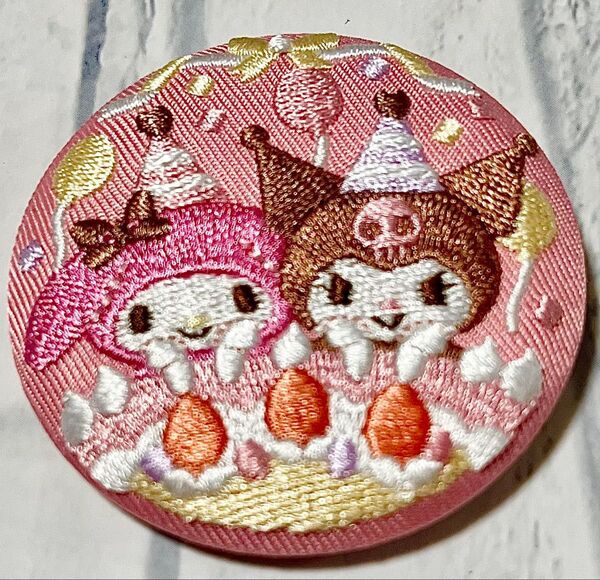 サンリオキャラクターズ 刺繍缶バッチ マイメロクロミ シークレット