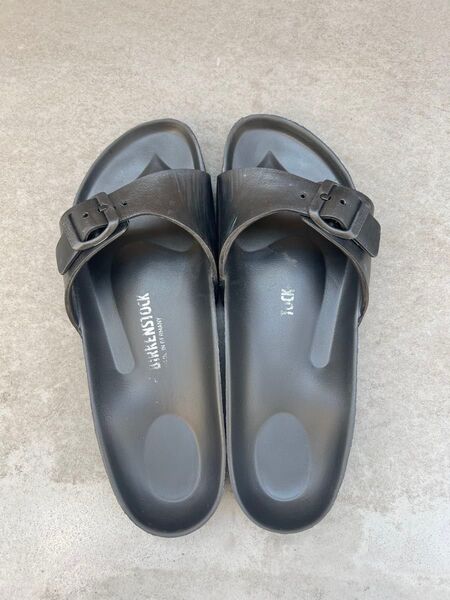 BIRKENSTOCK ブラックサンダル