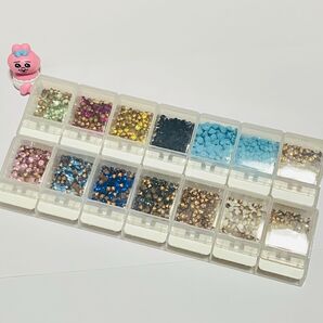 スワロフスキー #1012、#1100、#1028 チャトン ケース入り 2ケースセット