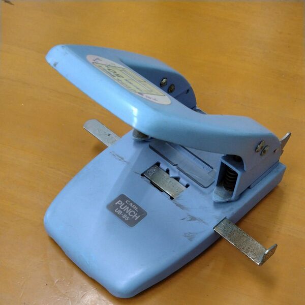 穴あけパンチ CARL カール UB-85