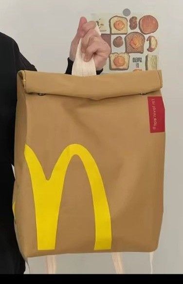 マクドナルド 紙袋風バッグ リュック