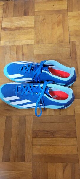adidas インドアフットサルシューズ