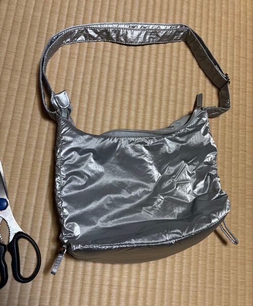 シルバー サコッシュ ショルダーバッグ ガールズ