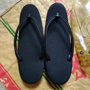 黒いシンプル草履 冠婚葬祭にユーズド ヴィンテージ