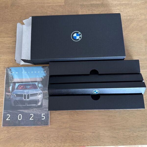 【新品未使用】卓上 BMW カレンダー 2025年 非売品 ノベルティ