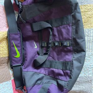 Nike 紫 黒 ダッフルバッグ