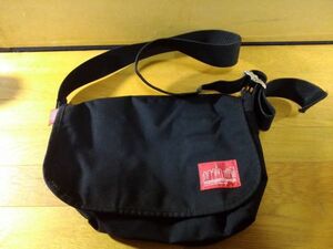 Manhattan Portage/ Manhattan Poe te-ji shoulder bag black postage 350 jpy ~