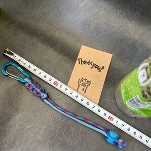 ペットボトルホルダー ドリンクボトルホルダー パラコード製ハンドメイド カラナビ付