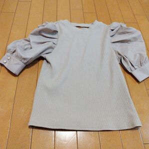 背中あき トップスカットソー abc une face