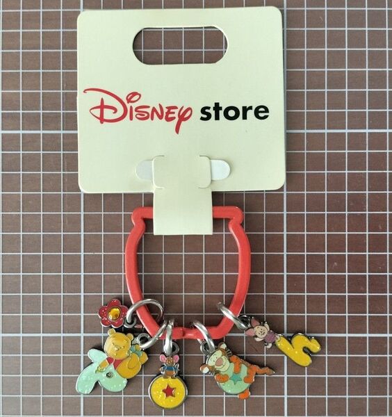 【レトロ】くまのプーさん キーホルダー ディズニーストア チャーム 希少 ディズニー キャラクター