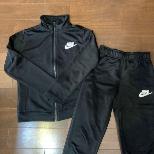 NIKE ブラックジャージ 上下セット 145cm