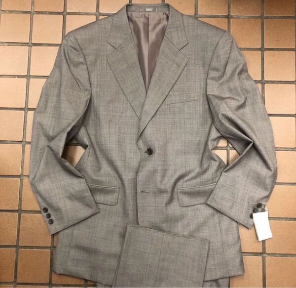新品☆未使用【サイズAB7 XL☆ウール100】2Bシングルスーツ メンズスーツ グレー系 背抜き センターベンツ 2タック