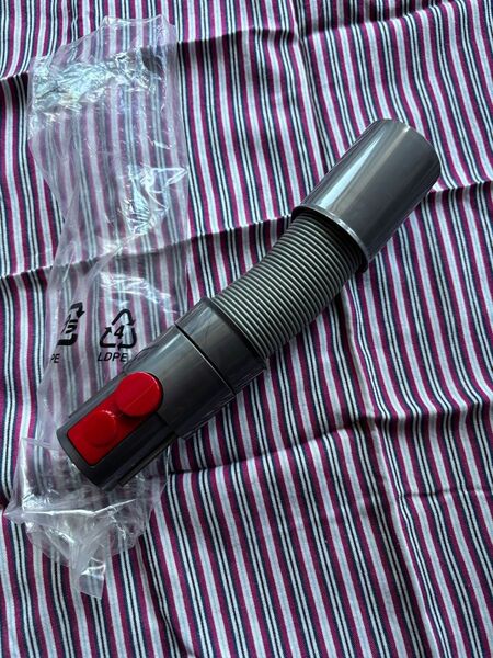 ダイソン Dyson v8コードレスクリーナー 付属品 1
